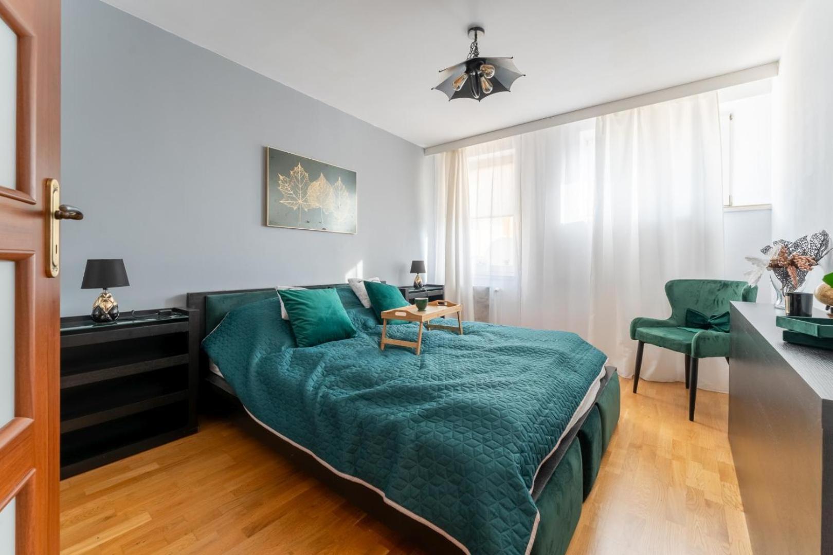 Apartament Ratuszlove - 2 Osobne Sypialnie, Z Widokiem Na Ratusz - By Spaceapart Jelenia Gora Luaran gambar