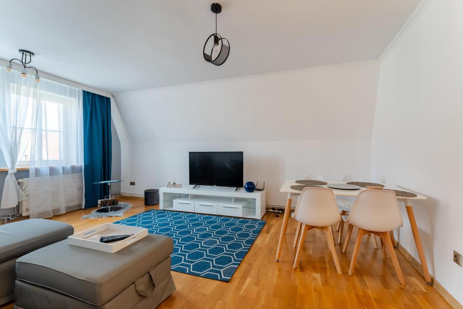 Apartament Ratuszlove - 2 Osobne Sypialnie, Z Widokiem Na Ratusz - By Spaceapart Jelenia Gora Luaran gambar