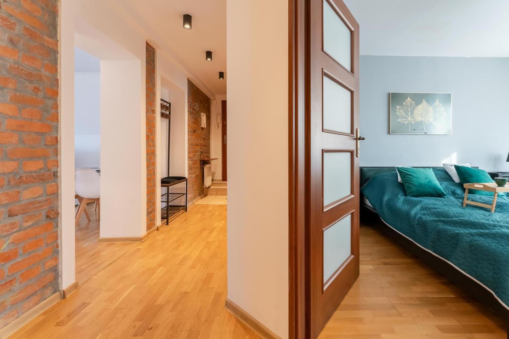 Apartament Ratuszlove - 2 Osobne Sypialnie, Z Widokiem Na Ratusz - By Spaceapart Jelenia Gora Luaran gambar